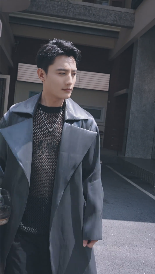 来自深海的他第01集